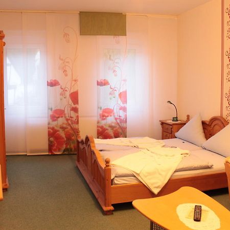 Hotel Restaurant Wolfsschlucht バート・ミュンスターアイフェル エクステリア 写真